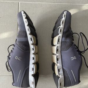 ON Cloud Swiss Running Shoes